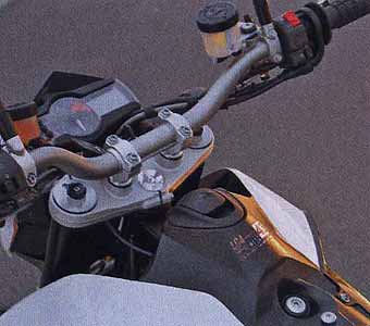 КТМ 690 Enduro, зндуро. KTM 690 SMC, мотард. КТМ 690 Duke, дорожный.